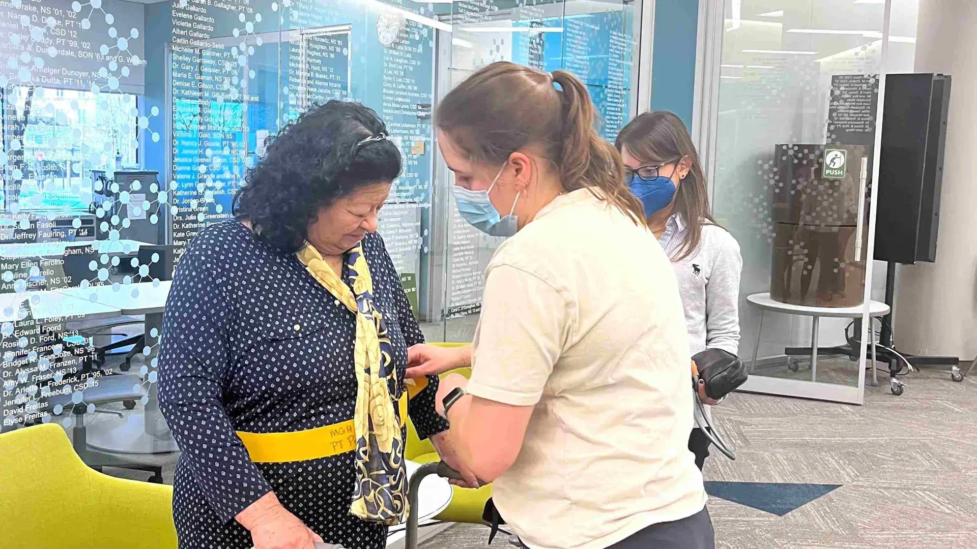 Student helps client