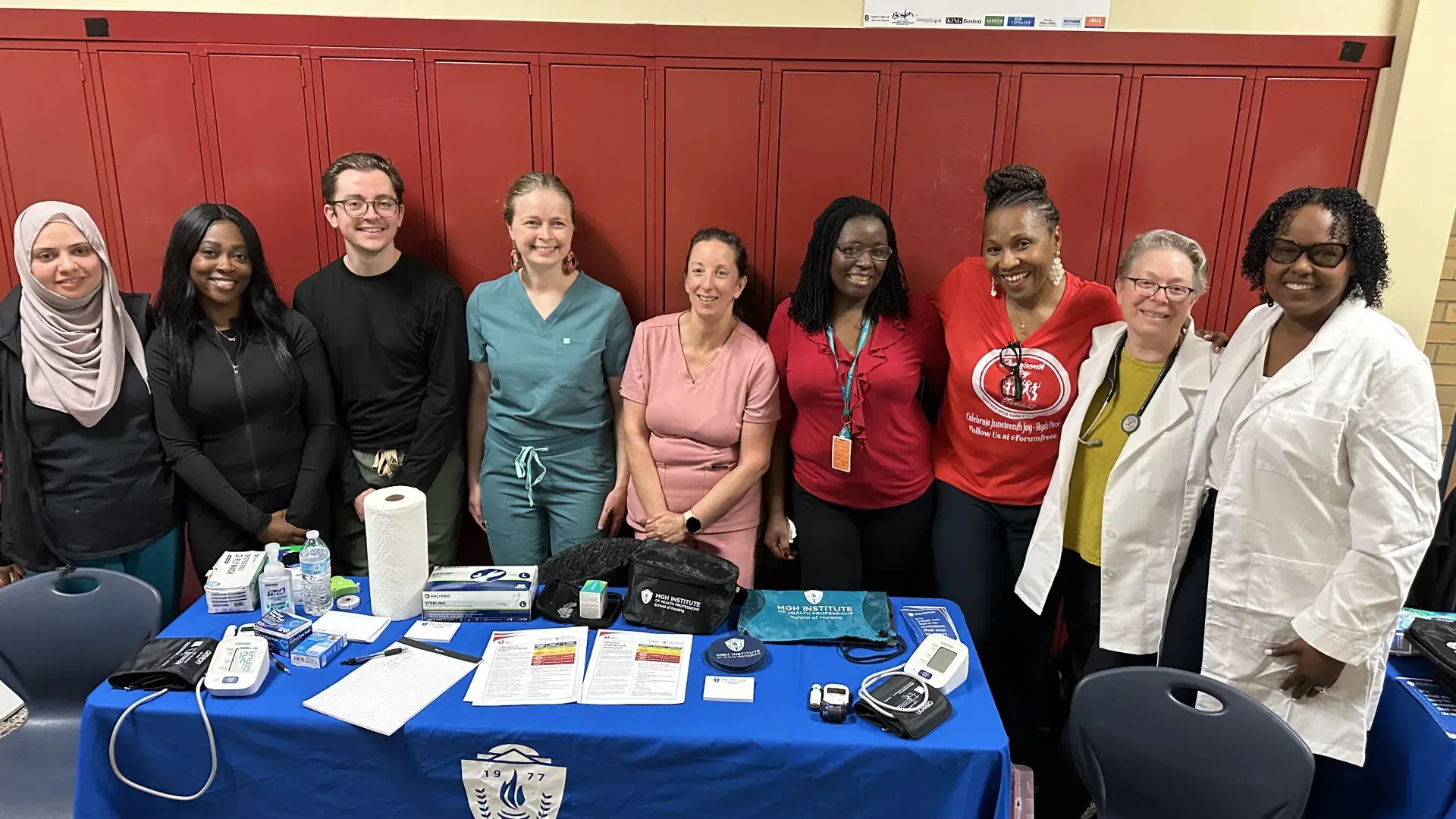students and faculty posing for pic 