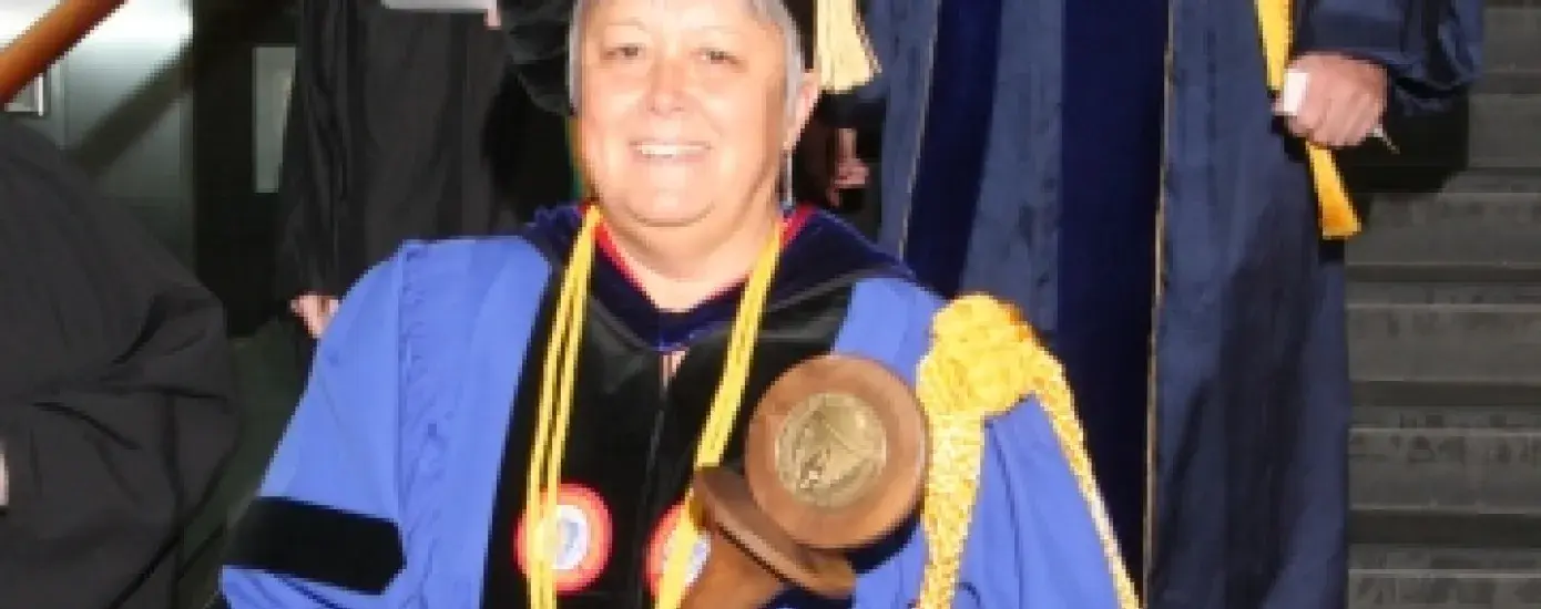 Pat Lussier-Duynstee leads the 2008 Commencement precession.
