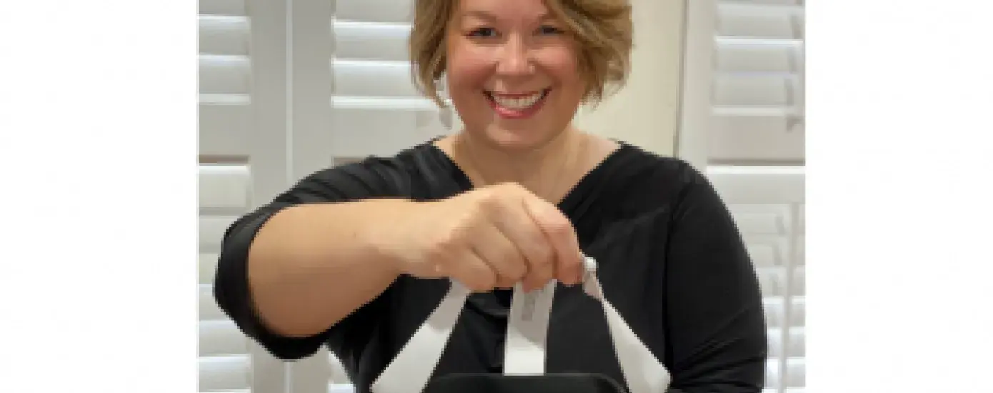 Rebecca Inzana with VR headset.