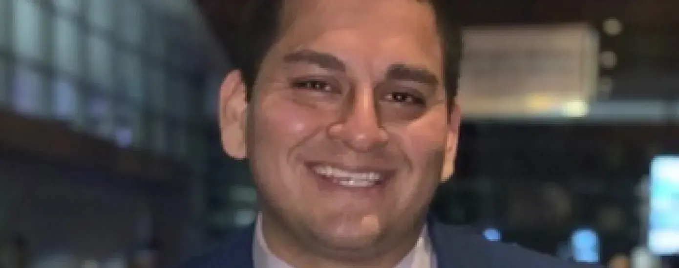 Anthony Paredes, MSN ’20, is running a clinic at Casa Esperanza Conexiones, the state’s only bilingual/bicultural clinical stabilization services program that assists people recovering from drug and alcohol addiction.