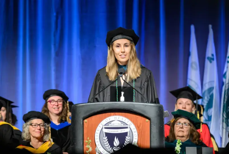 Alina Shirley, DPT ’23, speaks at Commencement.