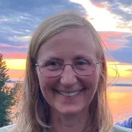 Sarah Rossmassler with sunset background