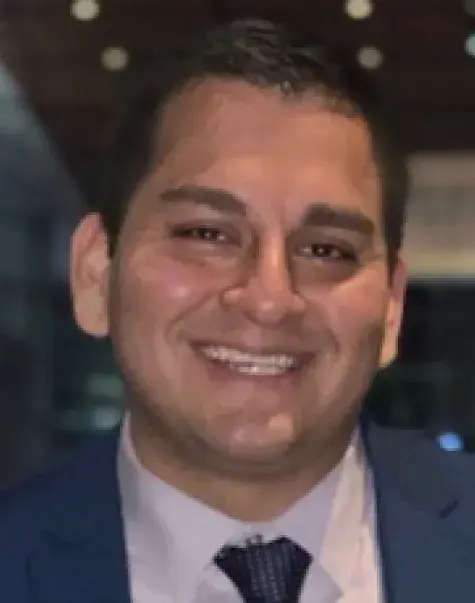 Anthony Paredes, MSN ’20, is running a clinic at Casa Esperanza Conexiones, the state’s only bilingual/bicultural clinical stabilization services program that assists people recovering from drug and alcohol addiction.