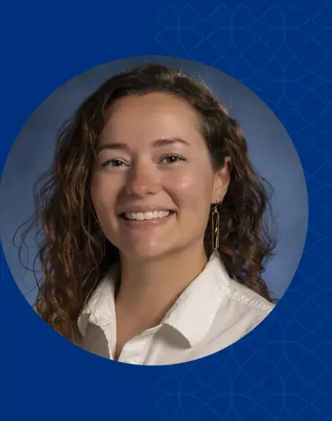 headshot of victoria